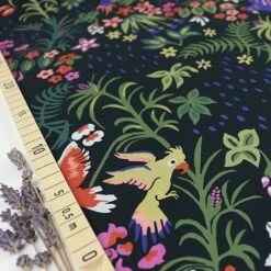 Bio Popeline Baumwollstoff Exuberant Cockatoos Aus Der Serie Garden Of Eden Von Cloud9