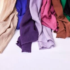 Vida Voile In Purple Night Von Meet Milk Aus 100% TENCEL ™ Lyocell Fasern -Textile Fabrics Purple Night von Meet Milk aus 2027 3