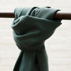 SOFT STRETCH TWILL In Deep Green Von Meet Milk